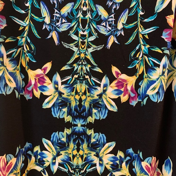 Slinky, light weight gorgeous! - Picture 2 of 2